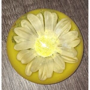 Vintage Yellow Daisy Resin Paperweight Domed Botanical Flower Desk Decor 2.5"